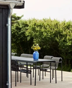 1 Palissade Bord , 2 Palissade Dining Armchair og 1 Palissade Dining Bench