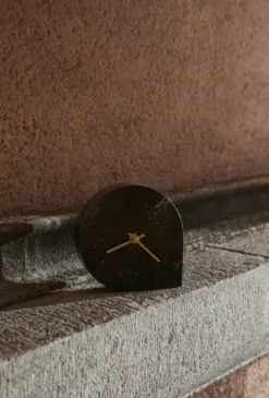 Stilla Clock